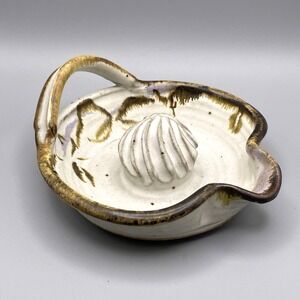 Hand Thrown Studio Stoneware Pottery Ceramic Citrus Juicer Spout Handle Art